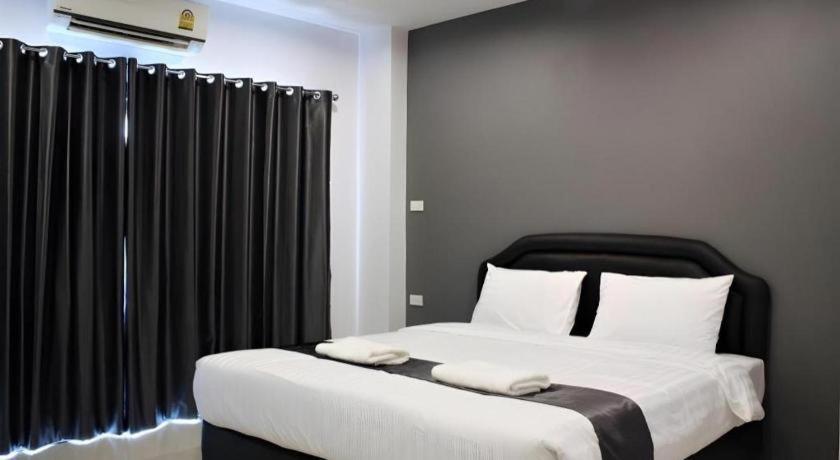 The Bed Hotel Пхитсанулок Экстерьер фото